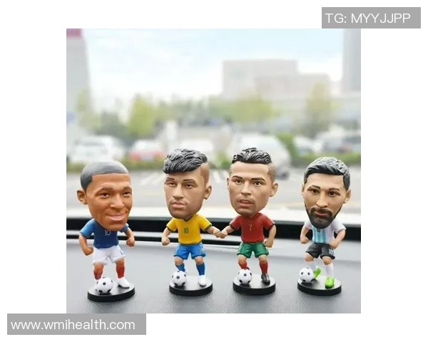 足球明星手办精美展示图集尽显球场风采与艺术魅力