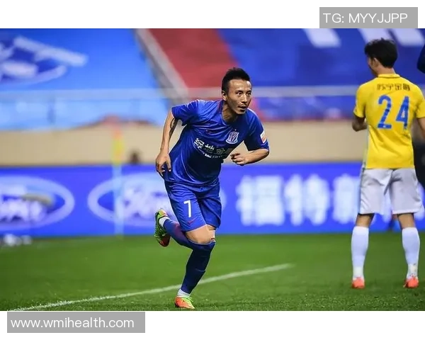 顽劣足球明星背后的故事与争议揭示了什么样的职业道德与个人魅力